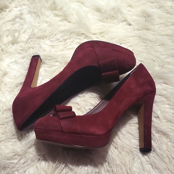 MRKT **Claire suede Burgundy/plum tuxedo bow loop heels - Picture 4 of 8